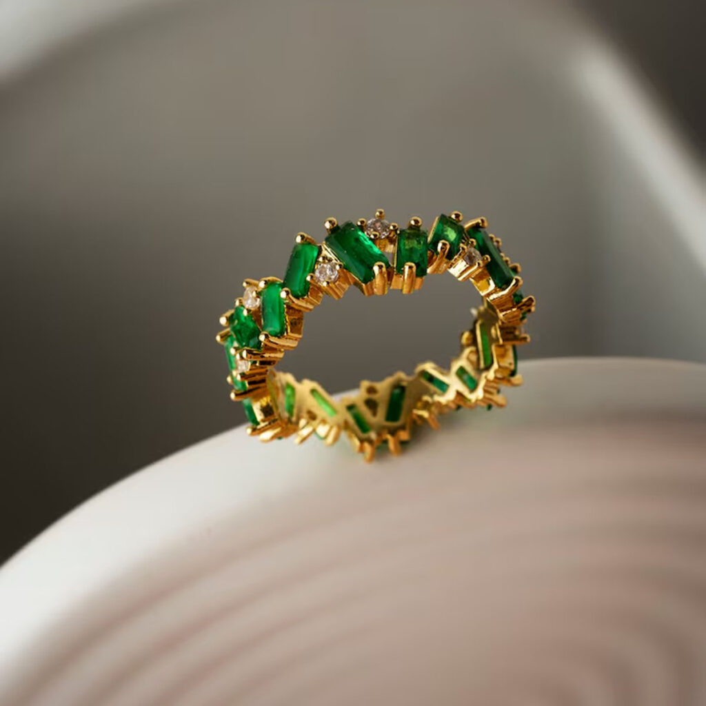 august birthstones, peridot jewellery, spinel rings